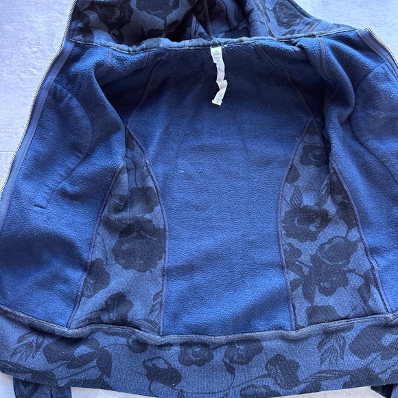 Lululemon Scuba Hoodie Womens 2 Blue Floral Embroidered Panel Athleasure Zip EUC - Picture 9 of 13